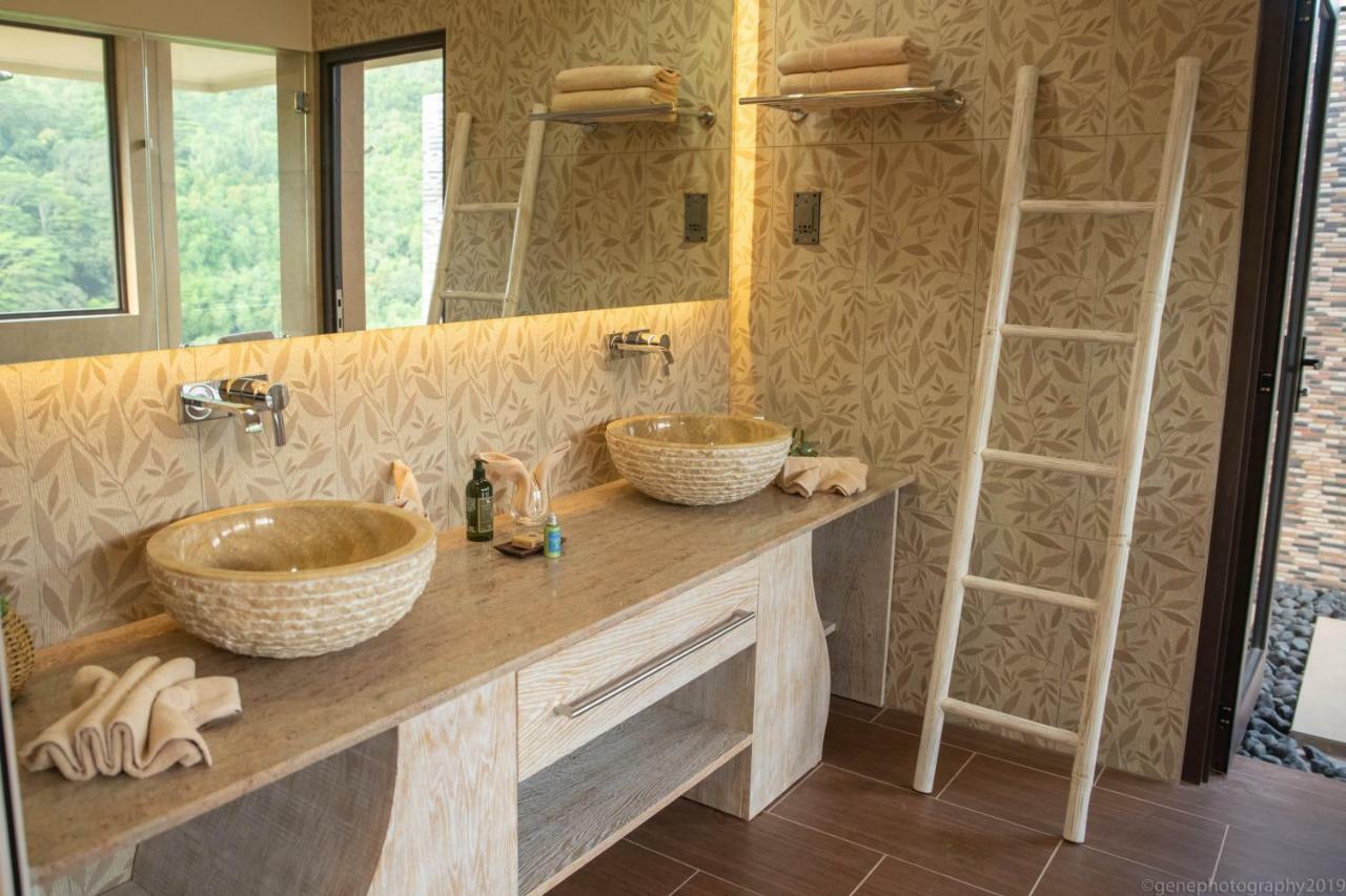 Le Duc Hillview Villas Anse Volbert Village Exteriör bild